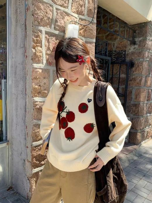 D112042冬日氛围感立体刺绣提花番茄图案圆领毛衣 商品图3