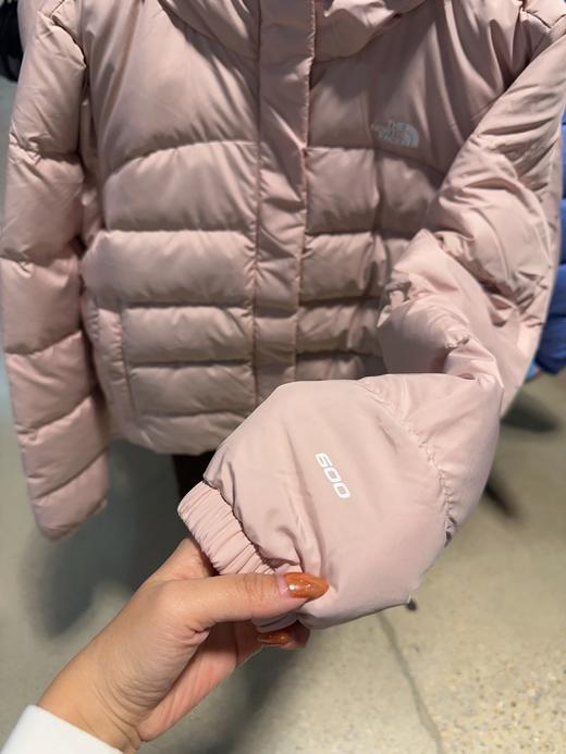 到手价1650元 北面粉色泡芙羽绒服 超好看的一款 600蓬松度 全码在手 美国代购，无中文标签，介意慎拍 商品图3