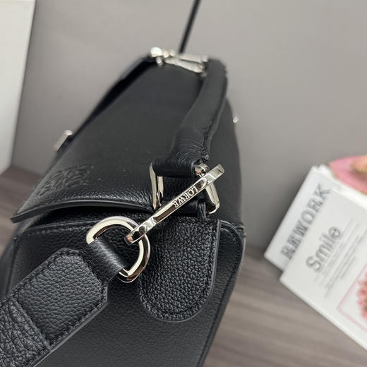 秋冬特惠💰1500 原单罗意威LO℮w℮ 新尺寸 大号柔软鹿皮Puzzle 手袋052446 商品图5