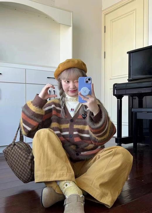 D112036日式复古V领条纹柔软舒适针织毛衣外套 商品图8