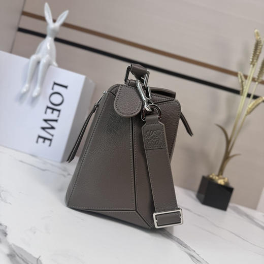 秋冬特惠💰1500 原单罗意威 LO℮w℮ 新尺寸 大号柔软鹿皮Puzzle 手袋052446 商品图1