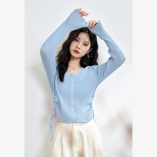 西遇长袖毛衣新款法式v领设计感抽绳褶皱修身显瘦针织衫P0043239 商品图3