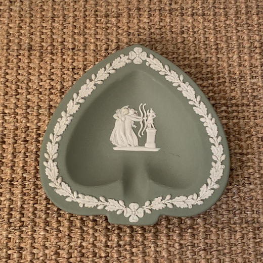 英国Wedgwood Jasperware浮雕陶瓷扑克系列首饰盘 鼠尾草绿 商品图7
