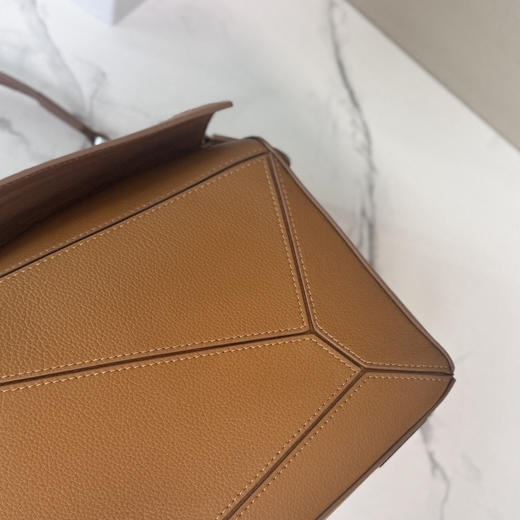 秋冬特惠💰1500 原单罗意威 LO℮w℮ 新尺寸 大号柔软鹿皮Puzzle 手袋052446 商品图6