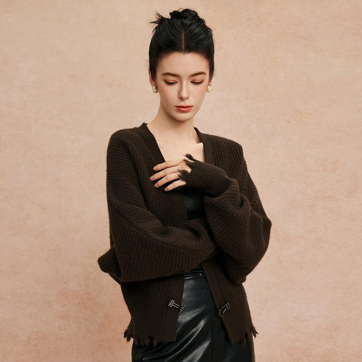 QG648斯尔丽2025新款粗针老钱风时尚百搭落肩开衫 商品图7