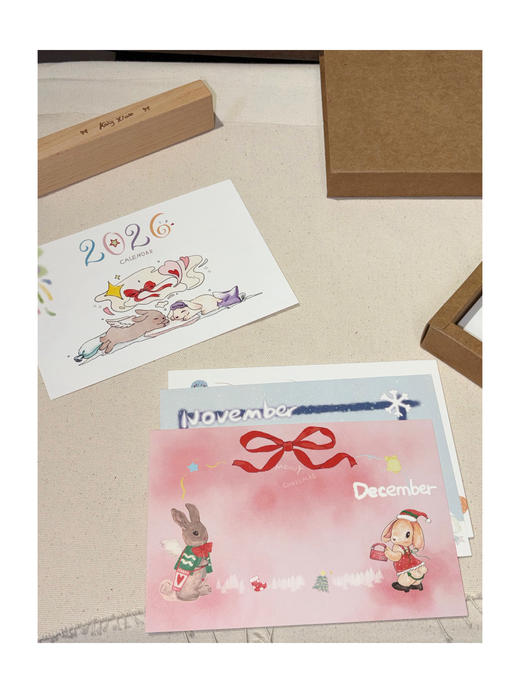 Kaiy Xiao 《瓜瓜与小芙》系列 日历木质摆件 商品图2