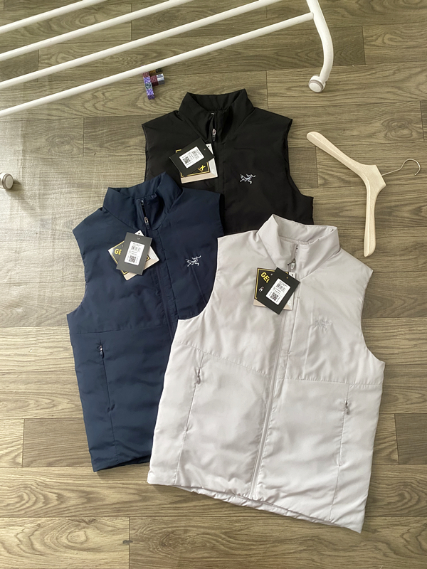 袅家户外休闲情侣款鹅绒马甲