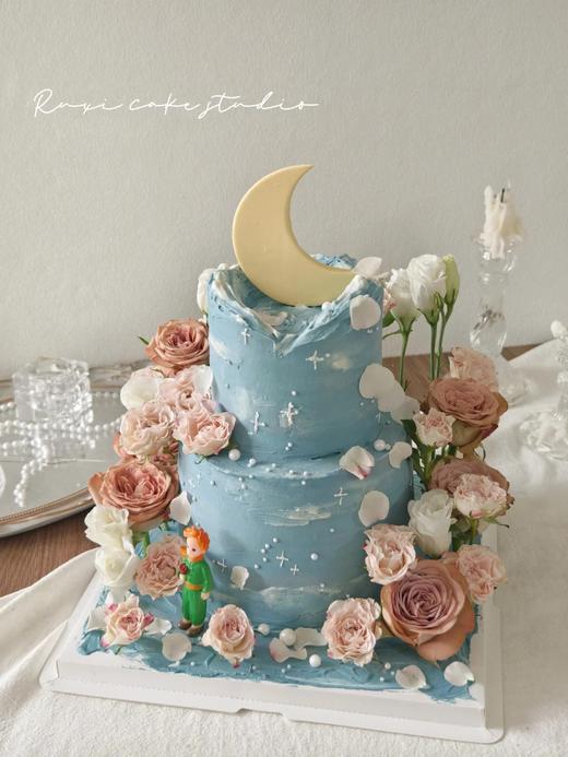 【周年庆精选】花团锦簇 日月星辰 小王子浪漫双层鲜花蛋糕 商品图0