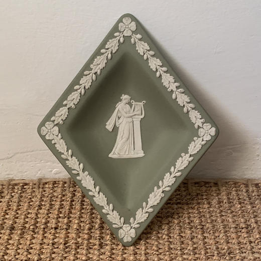 英国Wedgwood Jasperware浮雕陶瓷扑克系列首饰盘 鼠尾草绿 商品图12