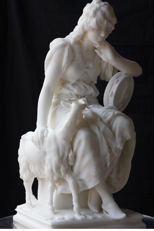 独角鹿西洋古董1880-1890年代法国雕塑家Pierre Jules Roulleau签名出品卡拉拉大理石雕塑「Esmeralda 艾斯梅拉达」 商品图2