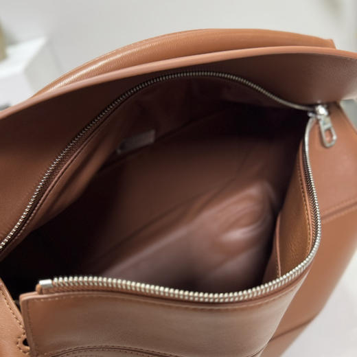 秋冬特惠💰1600 原单罗意威 LO℮w℮ 新款 大号纳帕羊皮革 Featherlight Puzzle 手袋652567 商品图7