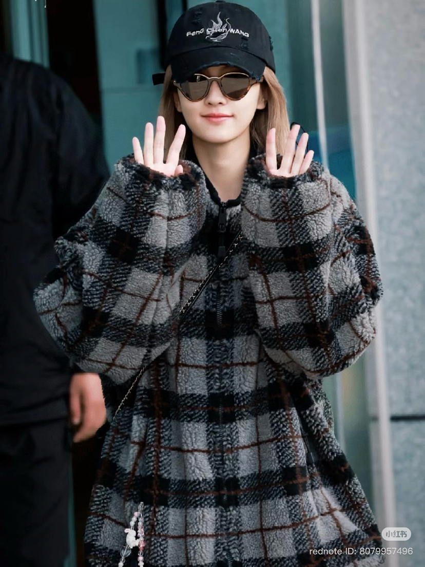 1120-2 月底发 独家圆正 白露同款 miu摇粒绒 拉链格子外套 我穿S宽松合适