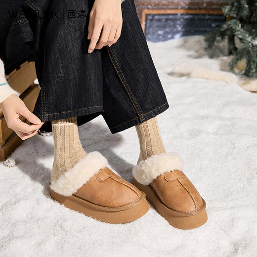 西遇厚底毛毛鞋女新款冬季外穿包头棉拖鞋保暖加绒雪地靴半拖V2457331 商品图1