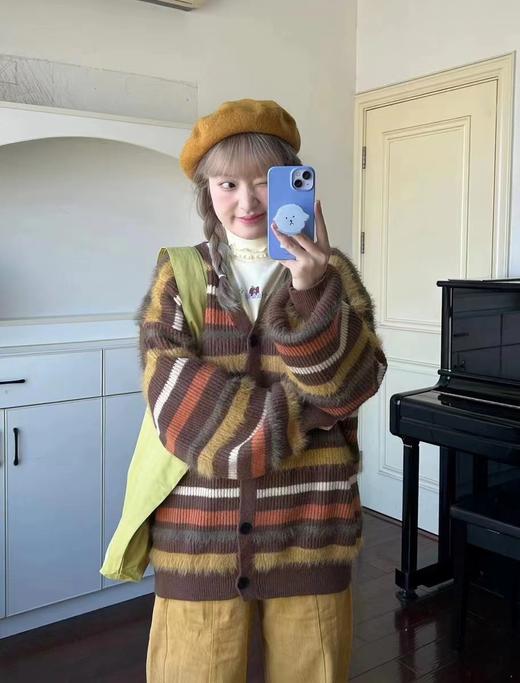 D112036日式复古V领条纹柔软舒适针织毛衣外套 商品图0