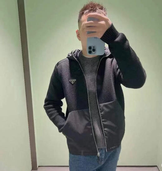 普拉达 三角标针织连帽拉链夹克外套（DY） 商品图1