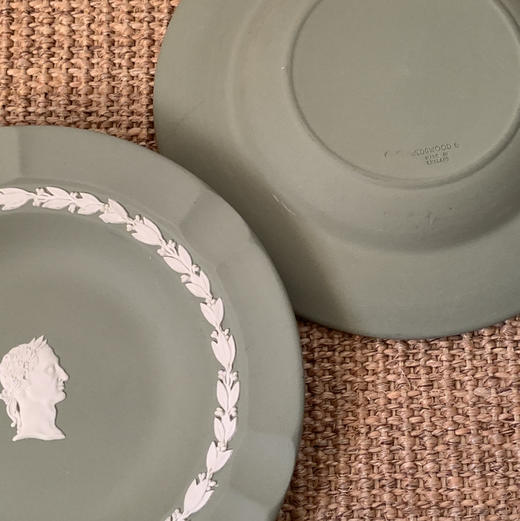 英国Wedgwood Jasperware浮雕陶瓷烟缸鼠尾草绿 商品图2