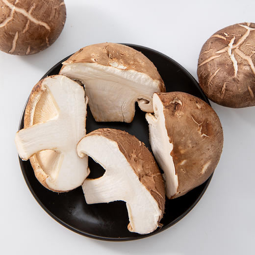 【2份十堰主城区包邮】郧西县红庙村新鲜花菇 500g 商品图2