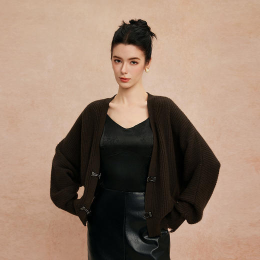 QG648斯尔丽2025新款粗针老钱风时尚百搭落肩开衫 商品图5