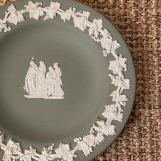 英国Wedgwood Jasperware浮雕陶瓷盘 鼠尾草绿 两款入 商品图2