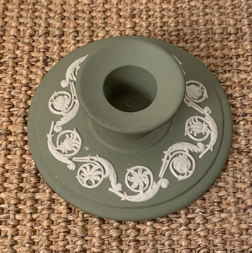 英国Wedgwood Jasperware浮雕陶瓷烛台 碧绿 商品图1