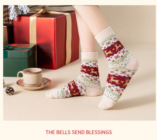 【俏墨女士圣诞袜】🎅活泼鲜艳的颜色，谁穿谁快乐的袜子


🎅5双不重样！关键没有丑的款式


🎅圣诞必备，上脚氛围感爆棚，满满的圣诞仪式感-MMTYS 商品图9