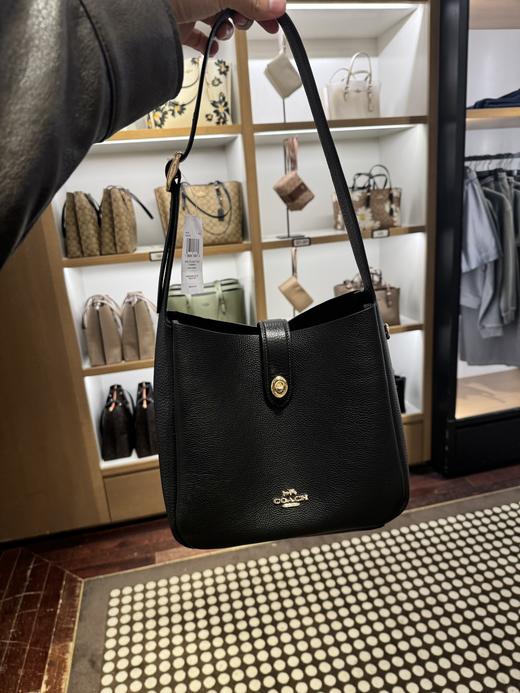 到手价1899元 Coach新品Hadley 腋下斜挎包 荔枝纹皮面 尺寸25x24x8cm 美国代购，无中文标签，介意慎拍 商品图0