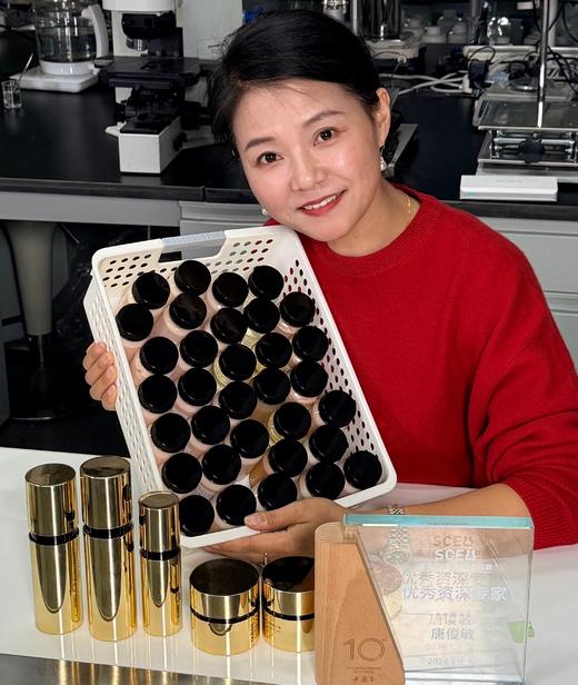 QUEEN高端女王套！ 抗衰紧致定制版五件套 套盒（含：精华水、精华乳、精华液、日霜、晚霜）! P K贵妇大品牌 商品图2