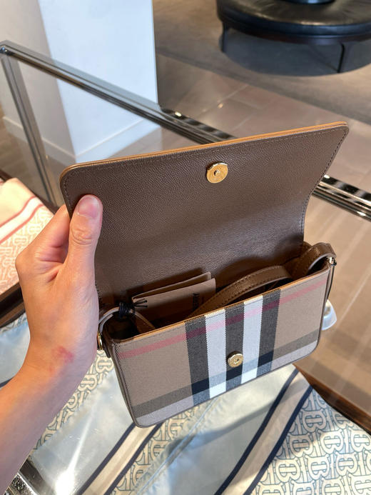 到手价3999元 Burberry巴宝莉 专柜款格纹斜挎包 美国代购，无中文标签，介意慎拍 商品图6