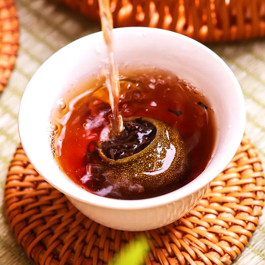 『新会柑普茶』新会生晒小青柑+勐海宫廷普洱熟茶，汤色红褐透亮，茶味柔润醇厚，柑香清幽绵长 商品图1