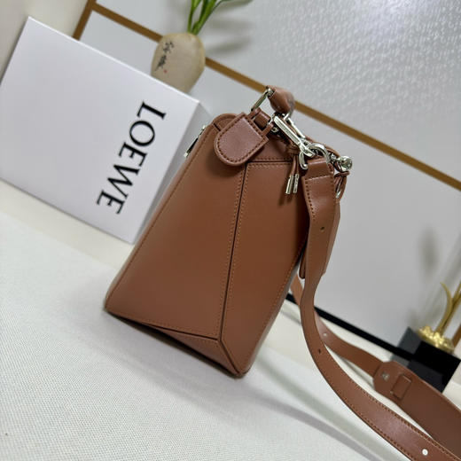 秋冬特惠💰1600 原单罗意威 LO℮w℮ 新款 大号纳帕羊皮革 Featherlight Puzzle 手袋652567 商品图1