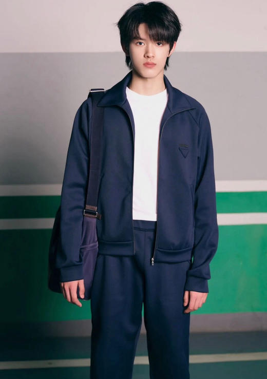 普拉达 25FW三角标立领拉链修身外套（DY） 商品图0