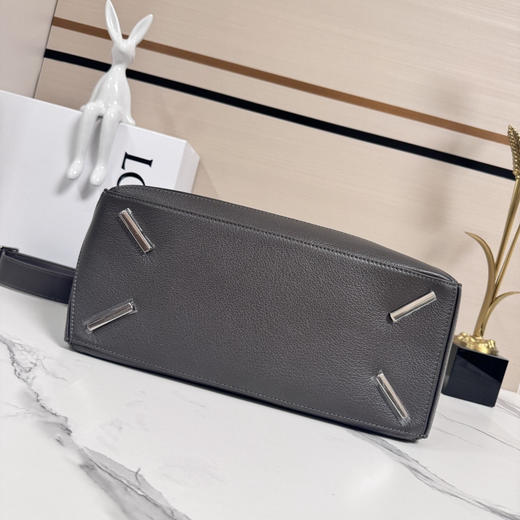 秋冬特惠💰1500 原单罗意威 LO℮w℮ 新尺寸 大号柔软鹿皮Puzzle 手袋052446 商品图3