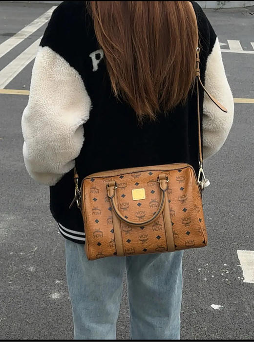 MCM 中号 干邑 波士顿  牛皮 斜挎包 商品图2