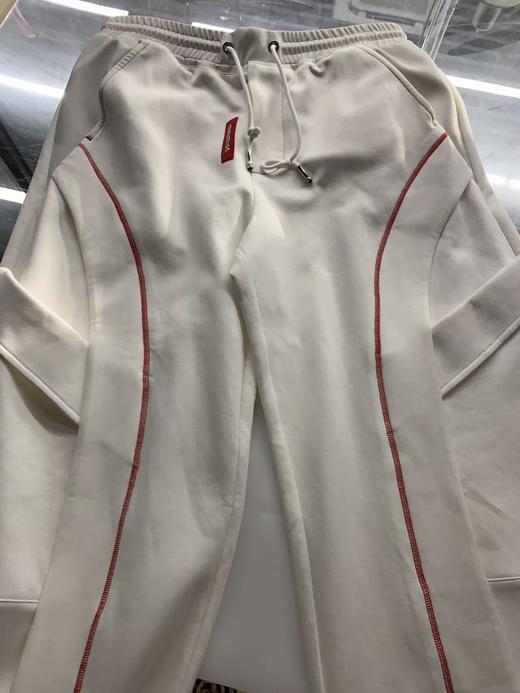 【微瑕专属 微信独享】启世录TIWILLTANG“分界矩阵”弧形分割结构休闲宽松白色卫裤 商品图4