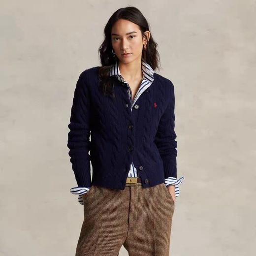 点此购买 拉夫秋冬季女士战马刺绣麻花针织毛衣开衫 mp 336075 商品图3