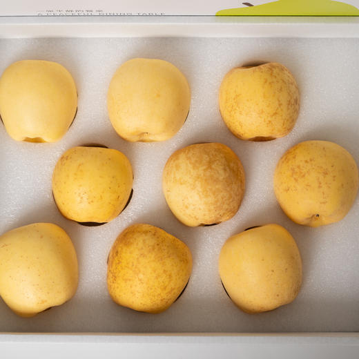 维纳斯金果苹果 | 今年雨水比较多，表皮花斑多；脆度高，带微酸，苹果香味足，到货后冷藏保存，气温回升到货可能会有粉面情况，⭐️顺丰快递 商品图4