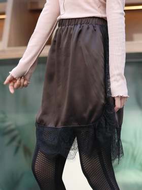 TYNVIE 缎面蕾丝边弹性束腰裙 - 摩卡棕