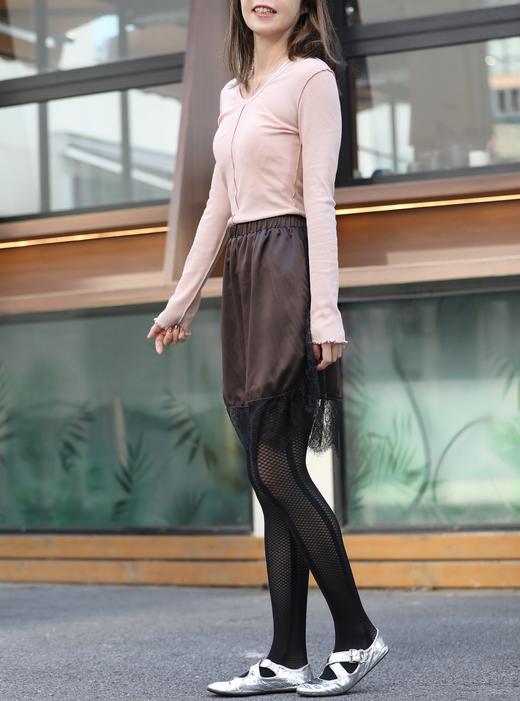 TYNVIE 缎面蕾丝边弹性束腰裙 - 摩卡棕 商品图11