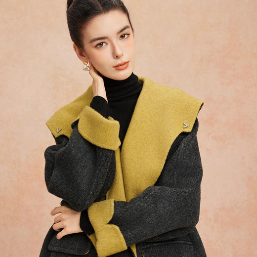 QH933斯尔丽2025秋冬新品大翻领双面呢时尚减龄含羊绒轻薄包容强大衣 商品图4