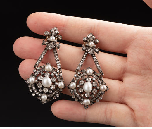 独角鹿西洋古董1870年代维多利亚出品金银叠打镶嵌天然海水珍珠及钻石胸针耳坠套件 商品图3