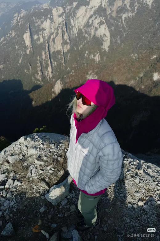 D112044日系纯色方格超轻量化立领绒羽绒服 商品图14