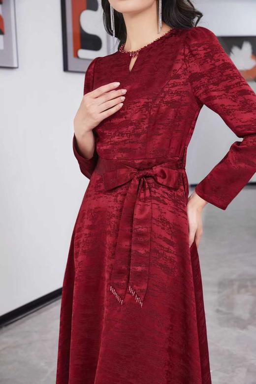 SZ3S99_顺圣色_连衣裙_秋季_圆领小V镂空长袖系带收腰提花_高级女装_BERNIEELEN 伯妮斯茵 商品图1