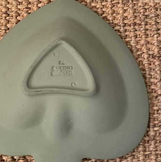 英国Wedgwood Jasperware浮雕陶瓷扑克系列首饰盘 鼠尾草绿 商品图8