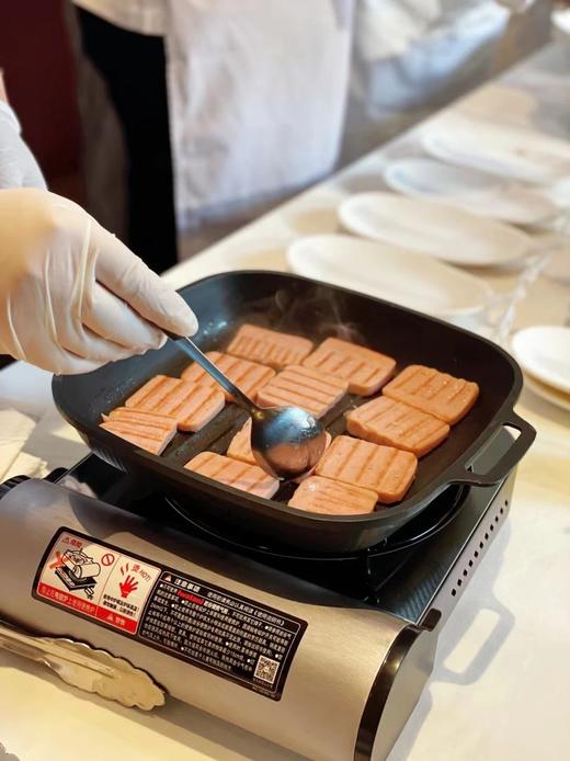 开年福利❤️59.9元到手6盒+送1盒+送52g🎁米其林星级工艺【王家渡低温午餐肉】肉质细腻 鲜嫩多汁 营养更健康，0添加！小朋友放心吃！用来炒饭，夹三明治，涮火锅，煮泡面 商品图6