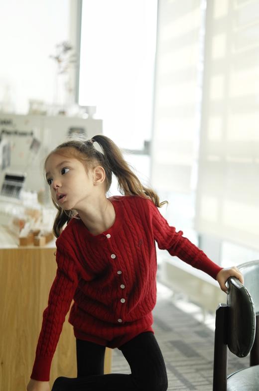 🎁【满赠活动】MOKA莫卡儿童羊绒衫 都市节奏系列（亲子-经典小绞花纽扣开衫） 商品图2