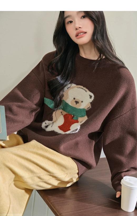 D112059棕色小熊毛巾刺绣软糯圆领毛衣女装宽松打底针织衫 商品图9