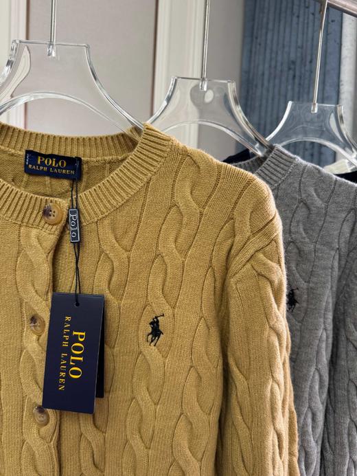 点此购买 拉夫秋冬季女士战马刺绣麻花针织毛衣开衫 mp 336075 商品图12