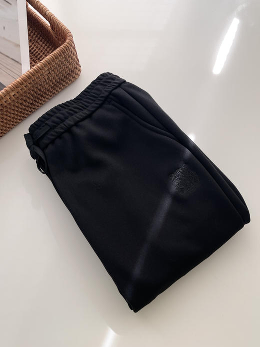 ❣️虎头冬款来袭加绒版❗一条解决粗腿弯腿❗ 【男士虎头刺绣直筒加绒卫裤】🥰420g一体加绒针织棉， 🍭外层紧密防风，内里配色银狐绒，保暖力度max！ 商品图2