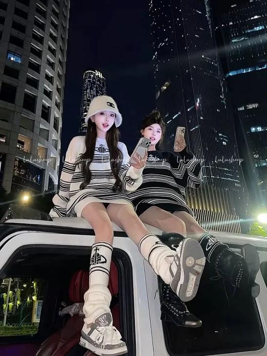 西汰后土星大版提花条纹毛衣+袜套 商品图0