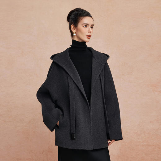 QH939斯尔丽25新款松弛老钱风兜帽一手长保暖羊毛大衣 商品图10